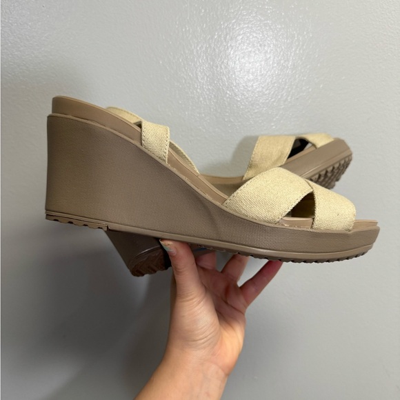 Crocs Taupe Color Ankle Strap Wedge Sandal - Size 9 - Picture 5 of 7